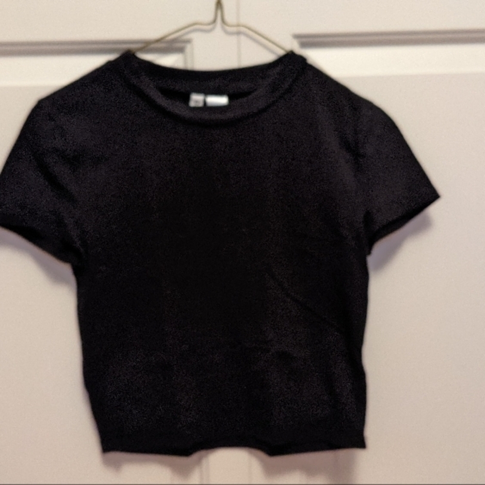 H&M black crop top